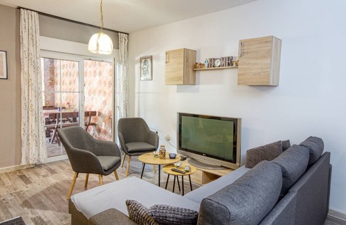 Biograd na Moru Apartment | Comfortable 1-Bedroom Apartment with Kitchen for 4 Guests