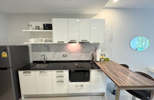 Patong Apartment | Cozy 1-Bedroom Apartment with Pool & Kitchen Amenities
