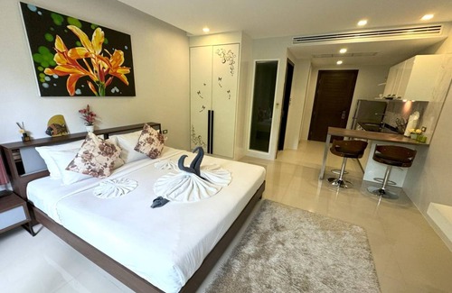 Patong Apartment | Cozy 1-Bedroom Apartment with Pool & Kitchen Amenities