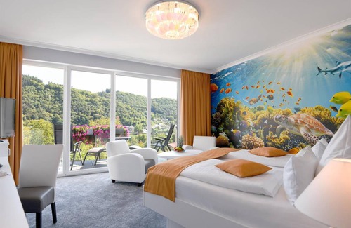 Loef Hotel | Cozy 36 m² Hotel with Pool & Pet-Friendly Amenities