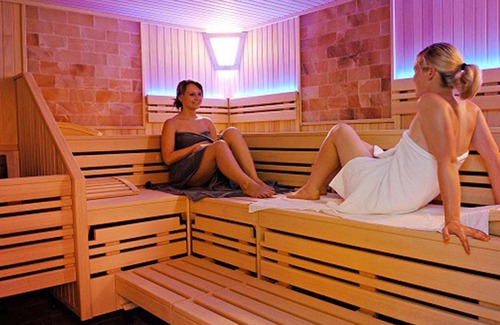 Loef Hotel | Cozy 36 m² Hotel with Pool & Pet-Friendly Amenities