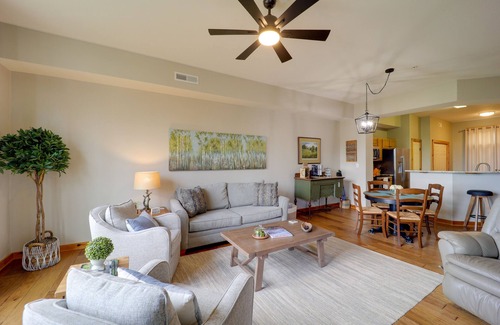 Mountain Air Condo | Scenic Mountain Retreat: Pet-Friendly & Spa Near Asheville