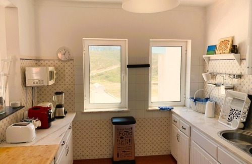 Baiona House | Tranquil 360 Beach & River Views, Steps from the Shore