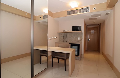 Setor Hoteleiro Norte Apartment | Discover Hotel Cullinan Premium with Pool & Family Amenities