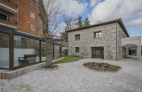 Peguerinos Villa | 360 m² Villa ∙ 10 bedrooms ∙ 23 guests