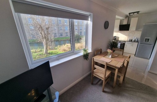 Heybridge Apartment | Guest Rated 10/10: Canal Side Retreat - 2 Bedroom Apartment