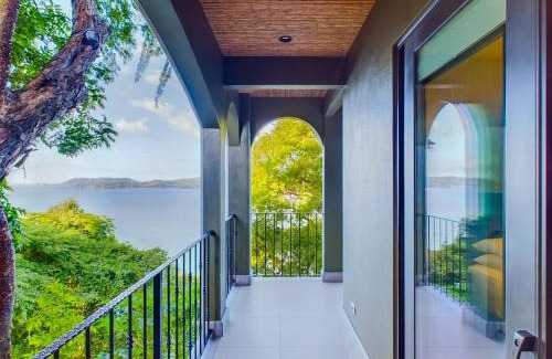 Playa Flamingo Apartment | Ocean View Condo with Pool & Kid-Friendly Perks