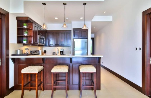 Playa Flamingo Condo | Oceanfront Retreat with Infinity Pool and Breakfast Included