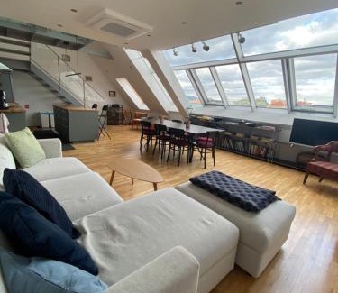 Weißgerber Apartment | Inviting 360 View Loft 3: Pet & Child Friendly Retreat