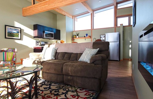 Montrose House | Stunning Ocean View & Family-Friendly Near All Attractions!