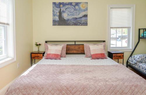Quincy Apartment | Cozy Townhouse in Greater Boston: Family & Pet Friendly