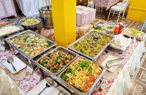 Hua Wiang Hotel | Comfortable Hotel for 4 with Pool and Pet-Friendly Amenities