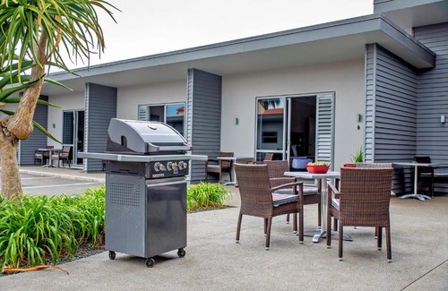 Whakatane Hotel | Experience Comfort at 37 The Landing Motel - Oceanfront Views