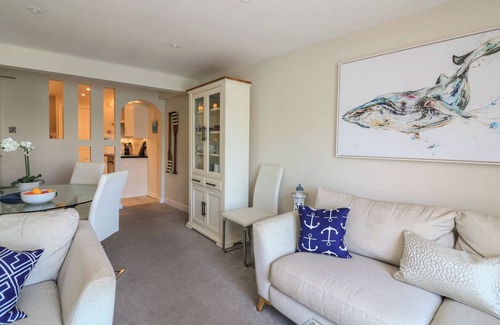 Salcombe Cottage | Elegant 37 THE SALCOMBE Cottage with Oceanfront Pool
