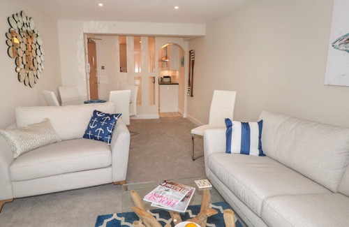 Salcombe Cottage | Elegant 37 THE SALCOMBE Cottage with Oceanfront Pool