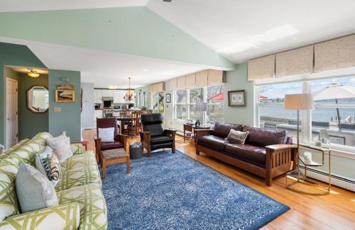 Stonington House | Experience 10/10 Stay at Chateau Stonington Hot Tub Retreat