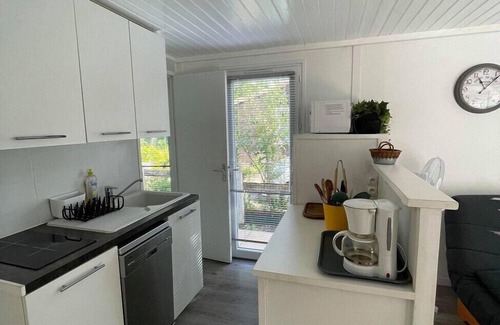 Gujan-Mestras Ski Chalet | Inviting 375 Chalet: Family-Friendly Retreat with Pool