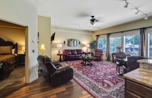 Charlevoix House | Ideal Getaway at 377 Edgewater Inn with Pool & Hot Tub