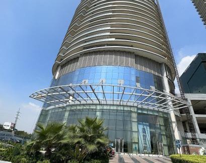Noida Apartment | Explore 37th Sky-View: Pet-Friendly Family Retreat
