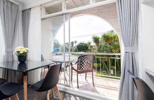 Kohimarama Hotel | Pet Friendly Motel for 10 Guests - Rated 8/10 by Travelers