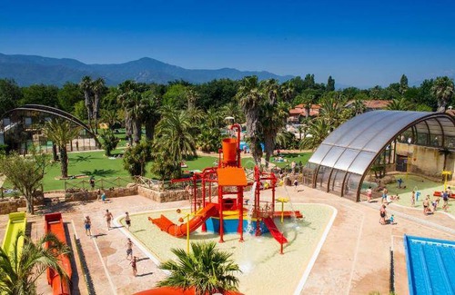 Argeles-sur-Mer Resort | Inviting Resort with Pool and Restaurant for Family Fun