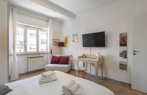 Cinecitta Apartment | Stylish Cinecittà Gem Flat with Veranda and Spa Amenities