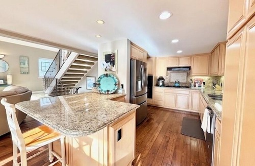 Hollywood House | 3812O- Coral Reef Promise