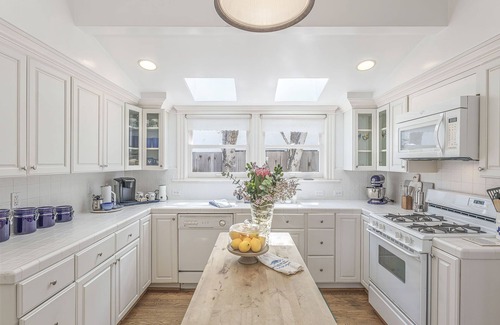 Pacific Grove House | Pet-Friendly Coastal Retreat with Ocean Views in Pacific Grove