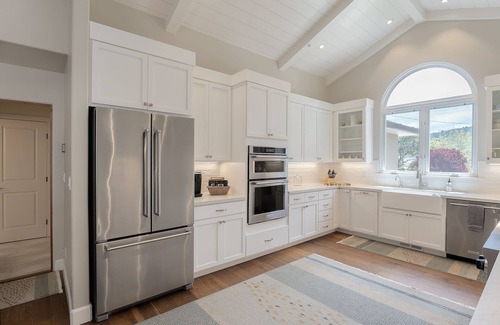 Hatton Fields House | Experience 3888 Seas the Day: Mountain Views & Poolside Fun