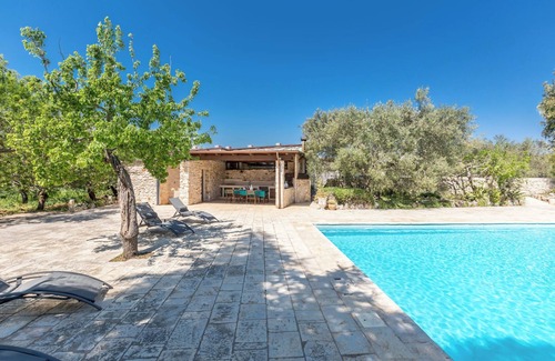 Noci House | Trullo Pozzo Diomede: Family-Friendly Stay with Pool Access