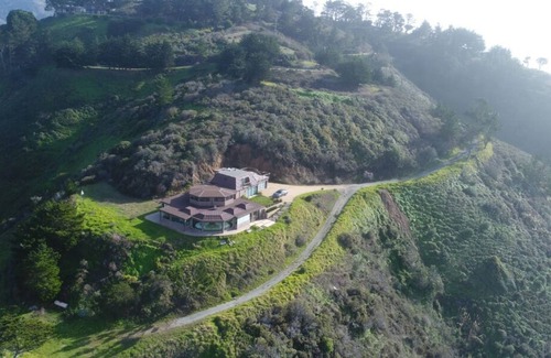 Carmel House | Oceanfront Retreat for Two with Pool in Big Sur