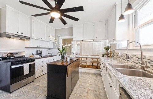 Galveston House | 39th St. Getaway At The Zen Den
