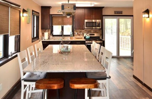 Hopatcong House | Relaxing Lake Paradise with Pool & Jacuzzi Retreat