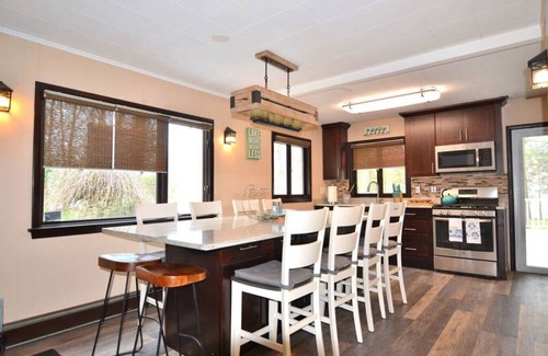 Hopatcong House | Relaxing Lake Paradise with Pool & Jacuzzi Retreat