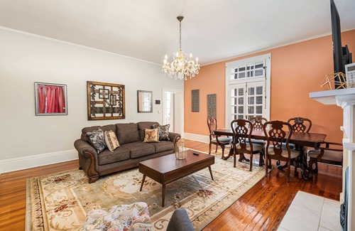 Columbus House | Pet-Friendly 3B En-suite Near Columbus AFB & Art District