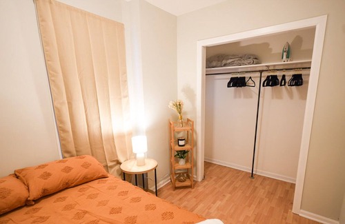 Berwyn Apartment | 3B Condo - Easy Access to Downtown Chicago w/ Backyard - Pet Friendly!