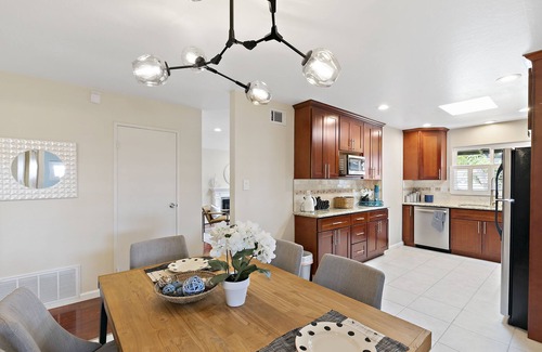 Santa Clara House | Comfy 3B SFH with King Room, Yard & Fast WiFi near Levi's
