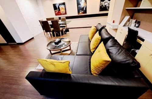 Khlong Toei Nuea House | Prime 2-Bedroom Retreat Near Asoke BTS with Pool