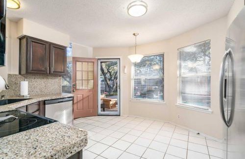 San Antonio Villa | Inviting 3B Villa with Pool, Gym, BBQ & Yard Games