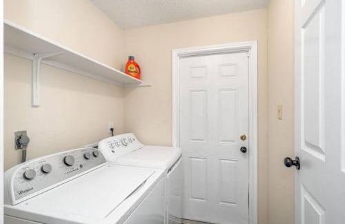 San Antonio Villa | Inviting 3B Villa with Pool, Gym, BBQ & Yard Games
