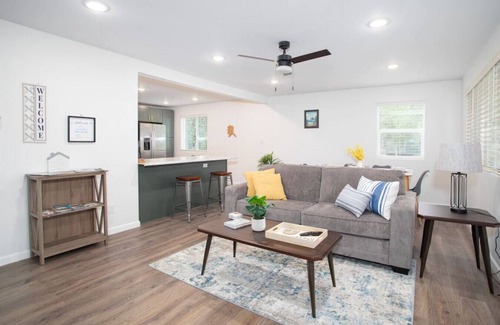 College House | Modern 3B2B Fairbanks Home - Perfect for Families & Pets