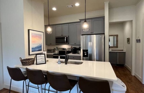 East Tallassee House | Perfect 3BD Home with Pool, Golf Cart to Lake & Spa