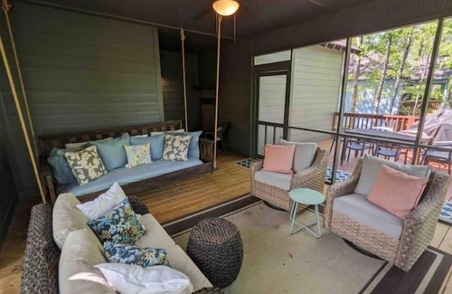 East Tallassee House | Perfect 3BD Home with Pool, Golf Cart to Lake & Spa