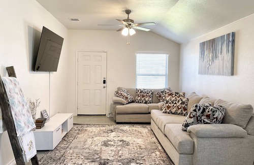 Killeen House | 3bd/2ba The One with Friends