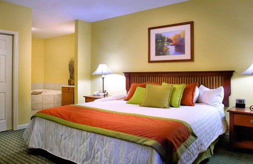 Sevierville Resort | Relaxing Smoky Mountains Retreat with Pools and Scenic Views