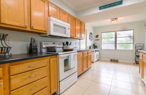 Sarasota House | Family-Friendly Siesta Key Retreat with Game Room & Oceanview