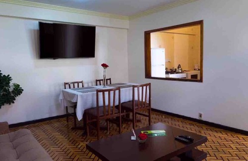 Macrodistrito Sur House | Cozy Calacoto Secret Garden: Family-Friendly with Wi-Fi