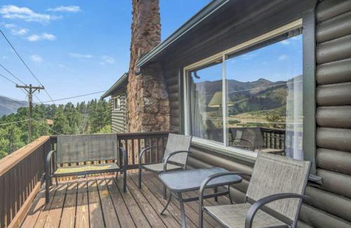 Cascade-Chipita Park House | Cozy 3BD Cowboy Cabin Near Pikes Peak for Family Getaways