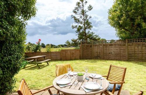 West Wittering House | Family-Friendly Beach Retreat: 3bd in West Wittering