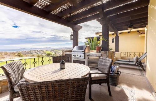 San Jose del Cabo Apartment | Guest Rated 10/10: Beach Club Retreat with Hot Tub